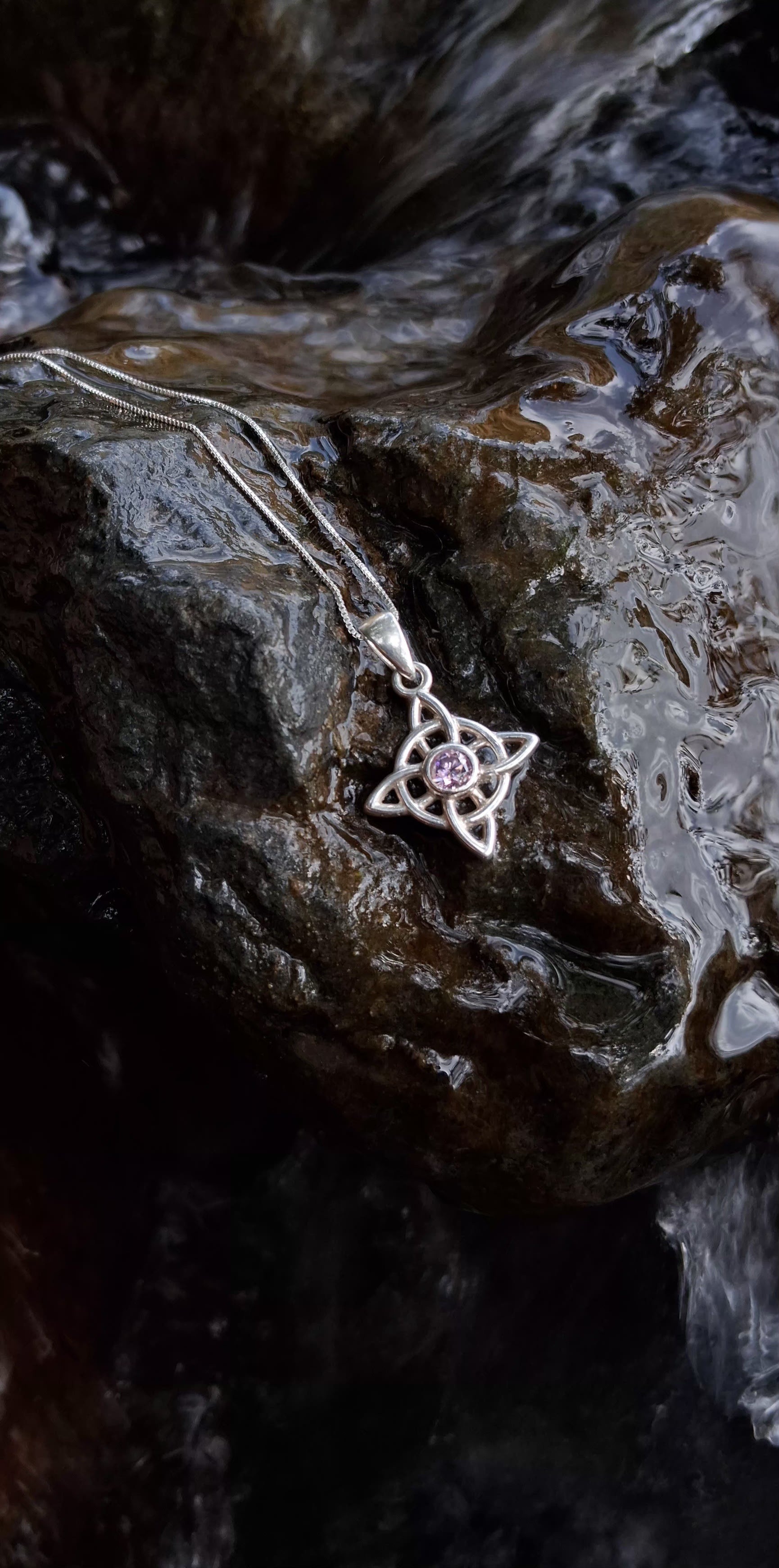 Nudo de Bruja Cuarzo Rosa